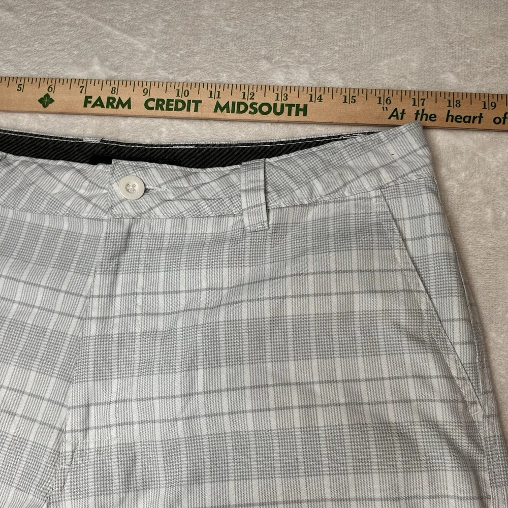 O'Neill Shorts Men's 34 Chino White Plaid‎ Mid Rise Outdoor Casual Flat Front